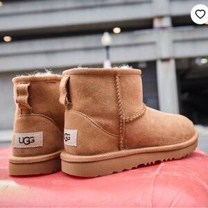 Uggs mini kids classic